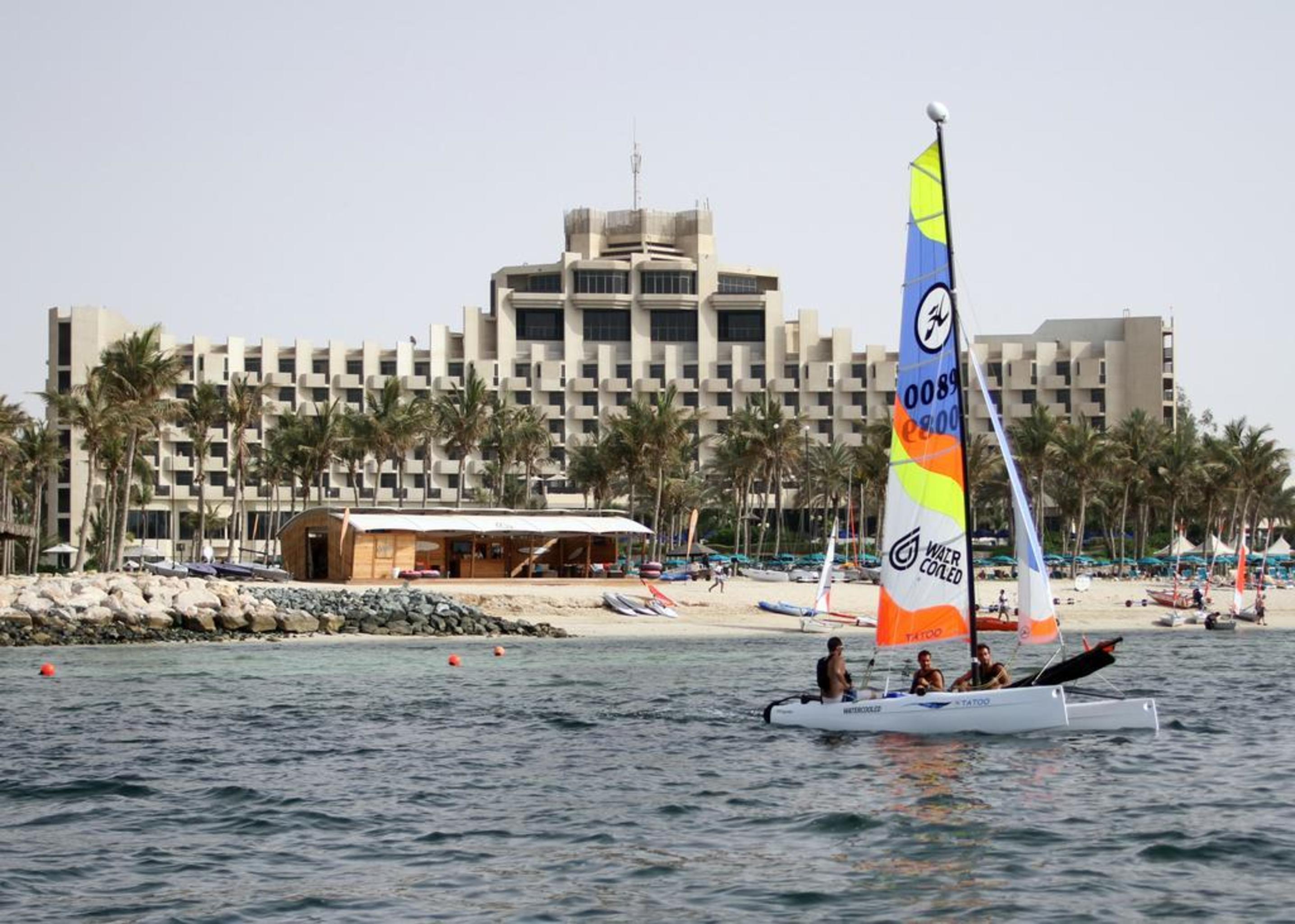 Ja Beach Hotel, Ντουμπάι Εξωτερικό φωτογραφία The Jumeirah Beach Hotel
